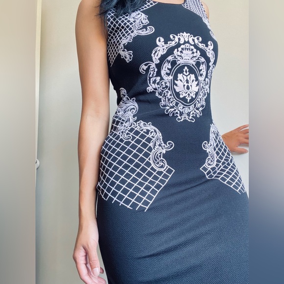 Dresses & Skirts - Body-con black midi dress / size small/ good condition